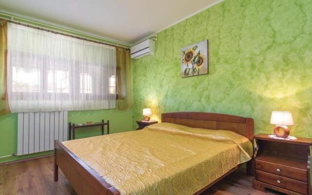 Awesome Home in Pula with WiFi, Hot Tub & Sauna