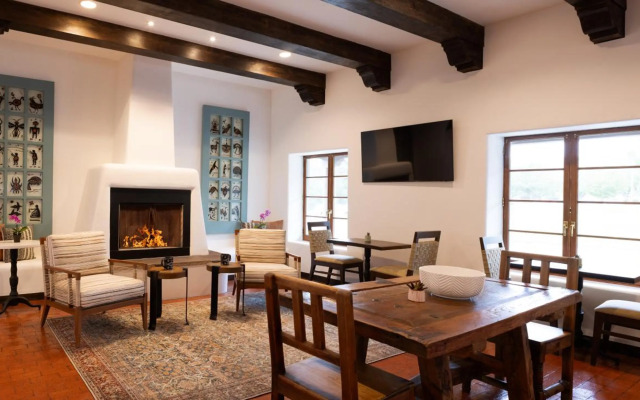 Piñon Court By La Fonda