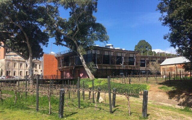 Adelaide Style Accommodation near City