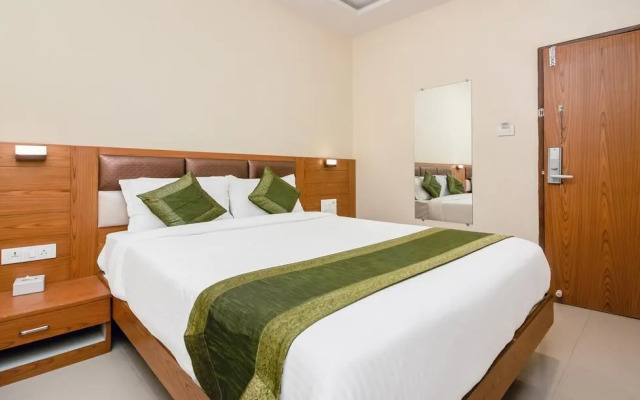 Hotel Volga Plaza (Near Colaba Causeway)