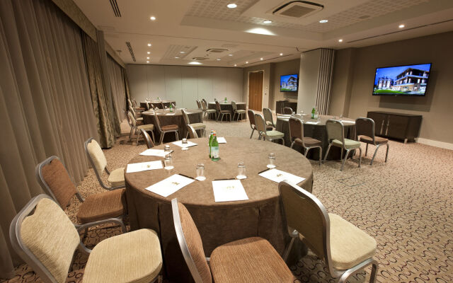 Wivenhoe House Hotel