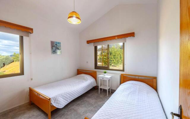 Villa Adonis Large Private Pool Walk to Beach
