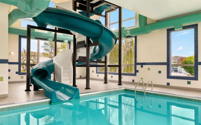 SureStay Plus Hotel by Best Western Drumheller