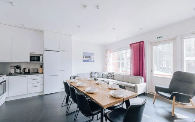 3BR Holiday Apt. with Sauna