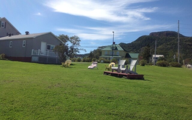 Hotel Motel Rocher Percé B&B