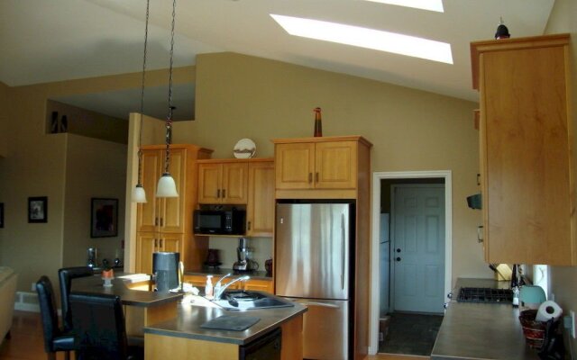 Golf and Lakeview Bed & Breakfast