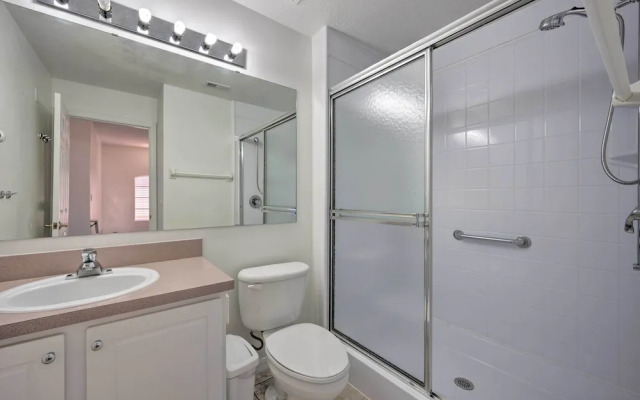 Bright Kissimmee Townhome Near Disney World!