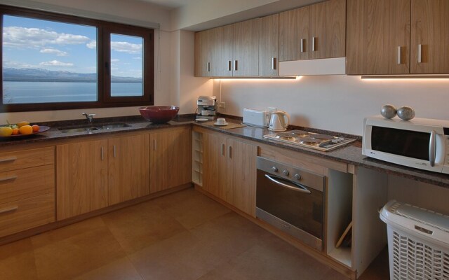 Amazing Lake Views and Jacuzzi TD8