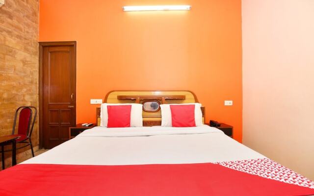 OYO 10239 Holiday INN Paradise