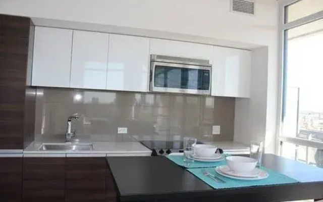 EG Suites - Modern Queen West Condo
