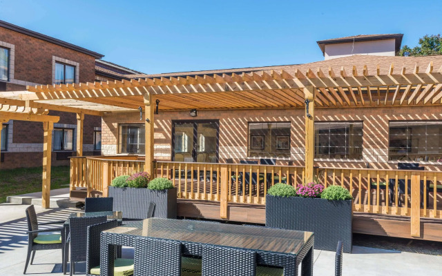 Super 8 Copley Akron