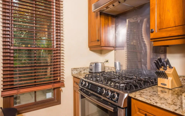 Jet Luxury at Langosta BeachResortVillas