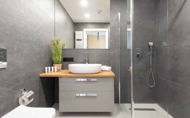 Shellter Apartment Rogowo by Renters