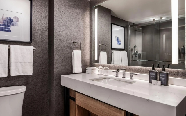 Sheraton Gateway Hotel In Toronto International Airport