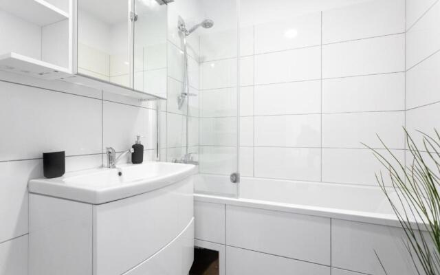 Sunny Penthouse with Terrace. DG7