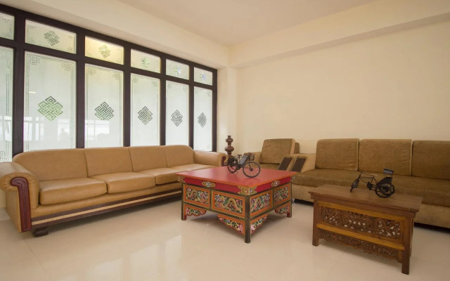 Taktse Continental by OYO Rooms