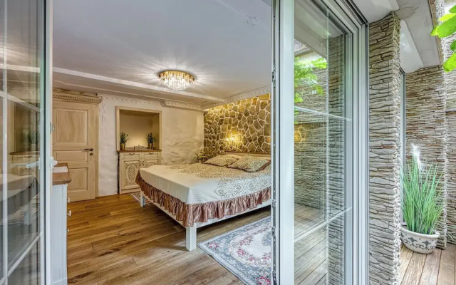 Royal Garden Suite