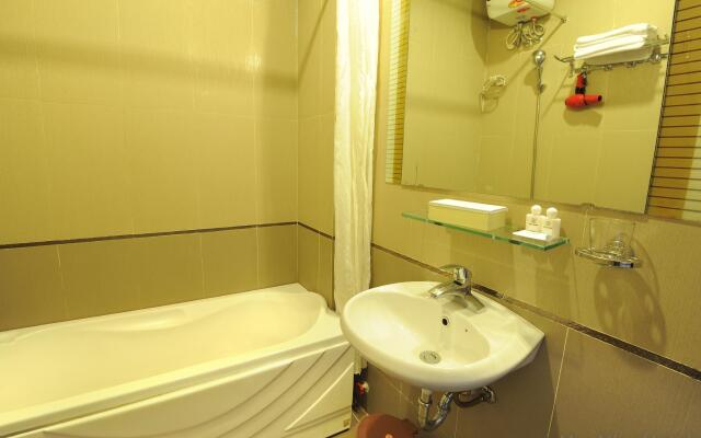 Hue Nino Hotel