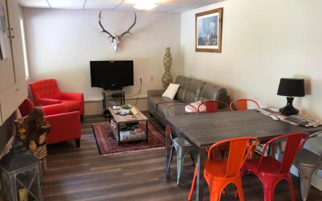 Stewart Mountain Lodge