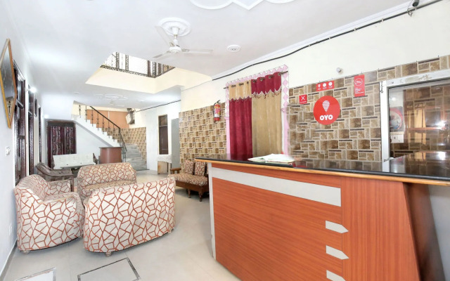 OYO 11318 Hotel Shagun