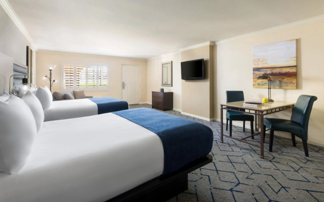 Scottsdale Plaza Resort