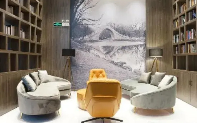 GYA Hotel (Yancheng Wengang Road High-speed Railway Station)