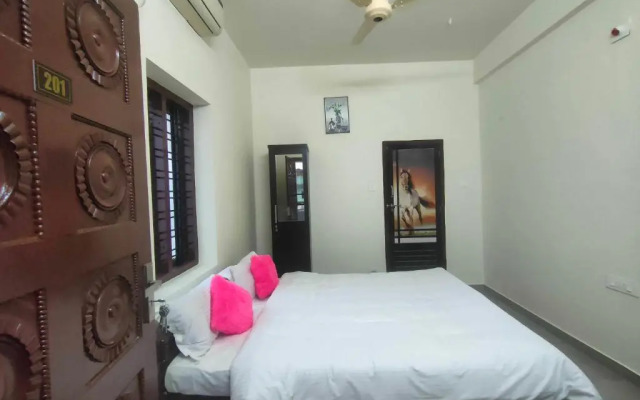 OYO 90096 Jinnens Tourist Home