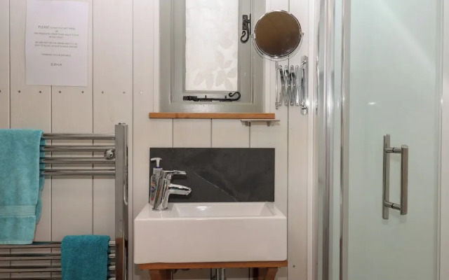 Burr 1 Shepherds Hut