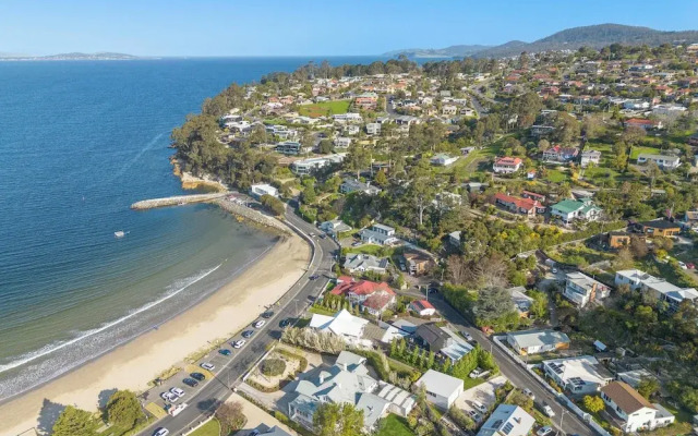 Beach Haven - Gorgeous 2 Bedroom House