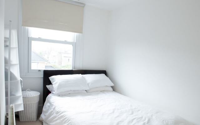 Cosy Two Storey 1 Bedroom Flat in Battersea