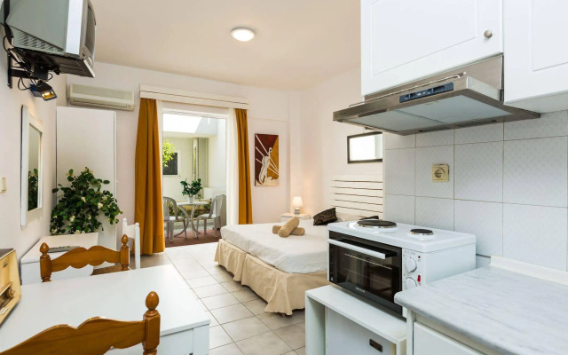 Castello Bianco Aparthotel