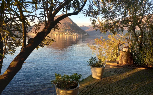 L'Oleandro Sul Lago d'Iseo B&B