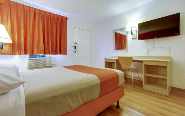 Motel 6 Tempe, AZ - Scottsdale South