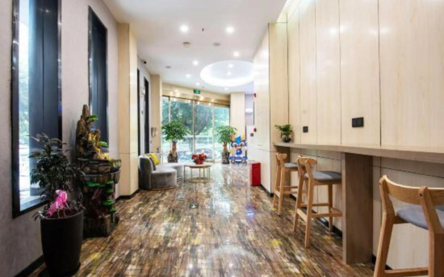 Junyi Hotel (Wenzhou Railway Station Wutian Old Street)