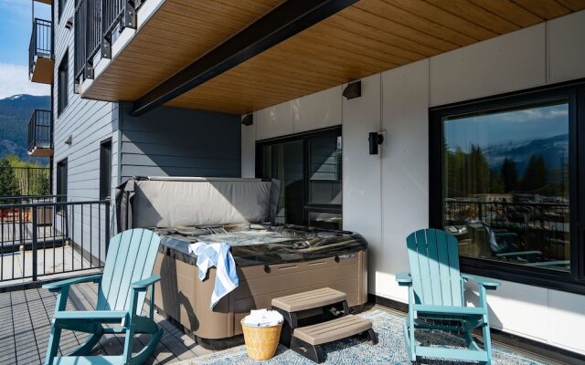 Sea Eagles Landing by Revelstoke Vacations