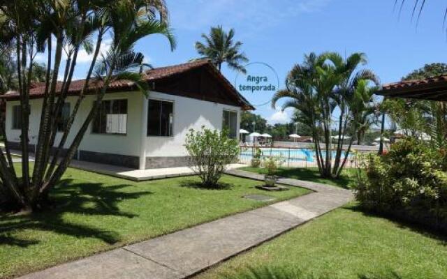 Apartamento em condomínio com 3 praias