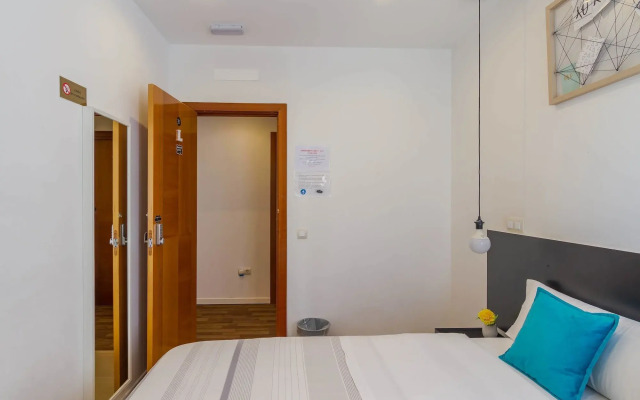 AYZ Javier Cabrini - Auto check-in property