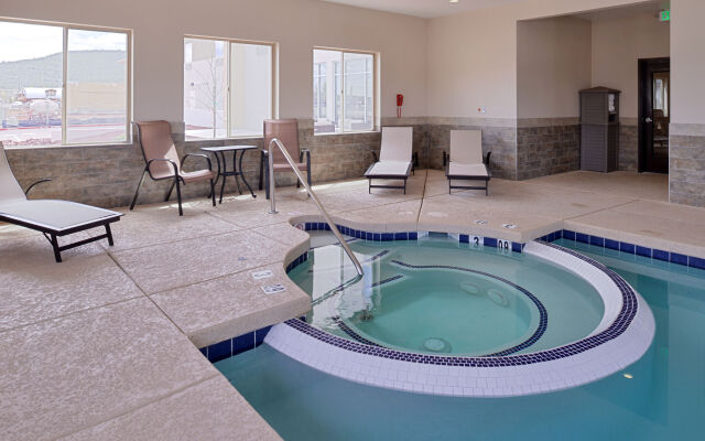 Holiday Inn Express & Suites Williams by IHG