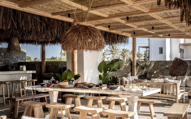 Seesoo Paros Beachfront Resort