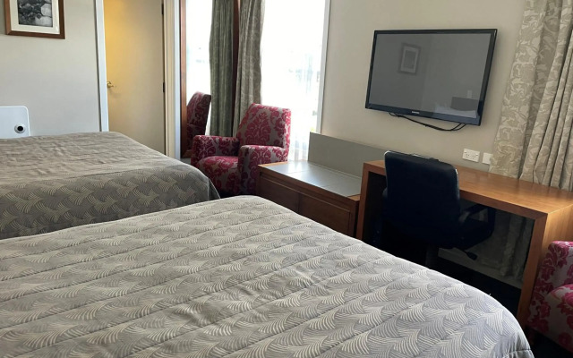 Discovery Settlers Hotel
