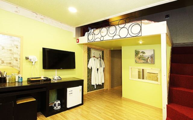 Suanbo Hot Spring Land