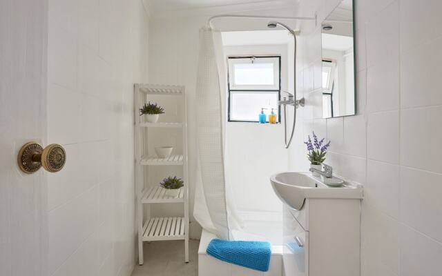 Alfama Light-Filled Apartment, By TimeCooler