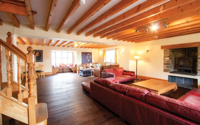 The Lake House Retreat - 7 Bedroom