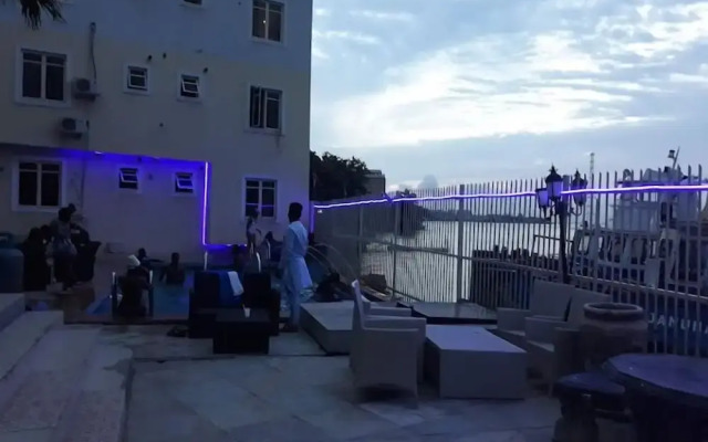 Prest Cruise Waterfront Hotel