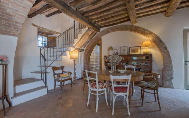 Beautiful Luxury Independent Villa With 13 Sleeps -prugnolo
