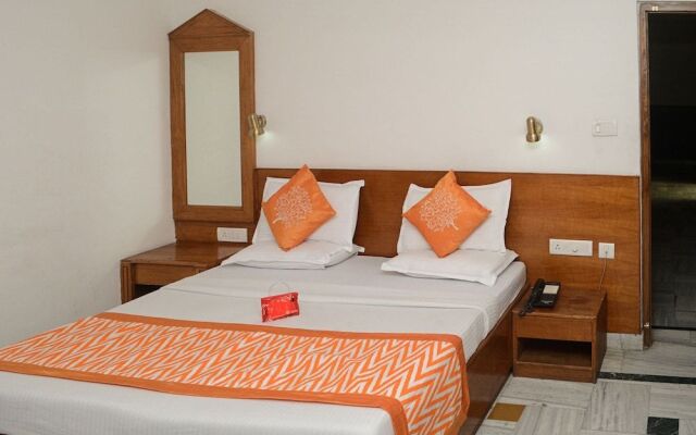 OYO 22122 Hotel Falcon Crest