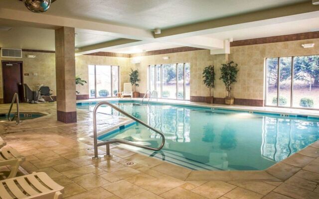 Holiday Inn Express & Suites Clear Spring by IHG