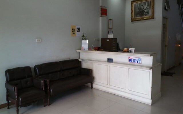 Charoen Apartment Trang