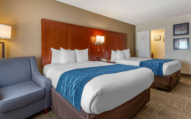 Comfort Inn Edgewater on Hudson River
