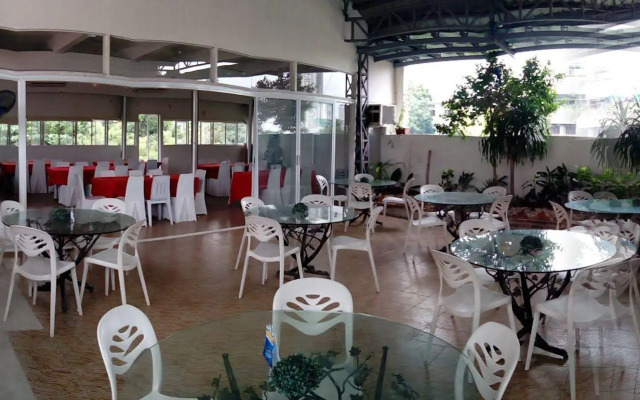 ZEN Rooms Center Suites Cebu